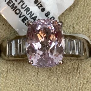 🎀Kunzite Ring,4carats radiant cut, set with 1 carats zircon baguettes size 8🎀